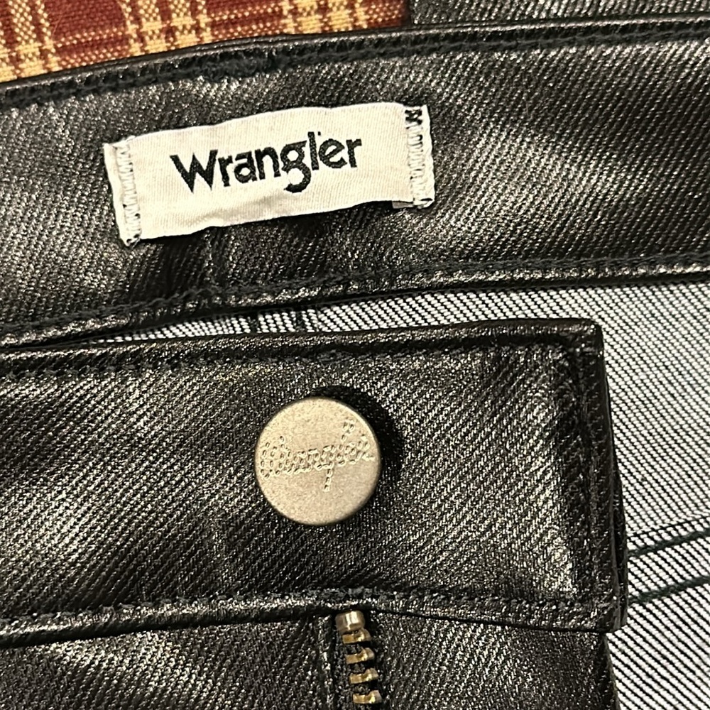 Woman’s NWTs Wrangler Black Leather Walker High Rise Slim Jeans - Picture 3 of 12